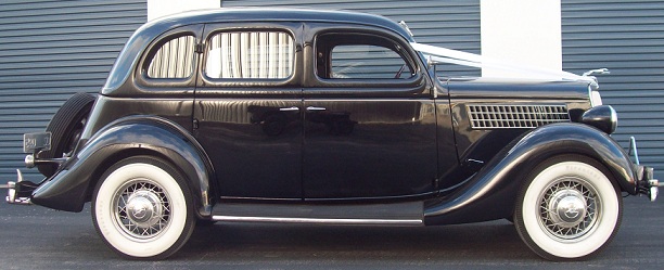 1935 Ford V8 Deluxe Sedan