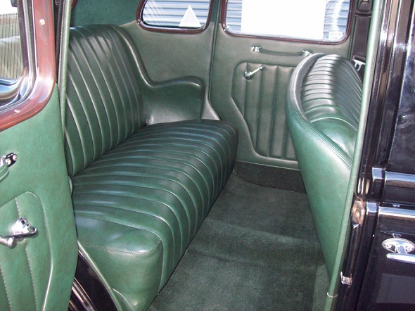 1935 Ford V8 Deluxe Sedan